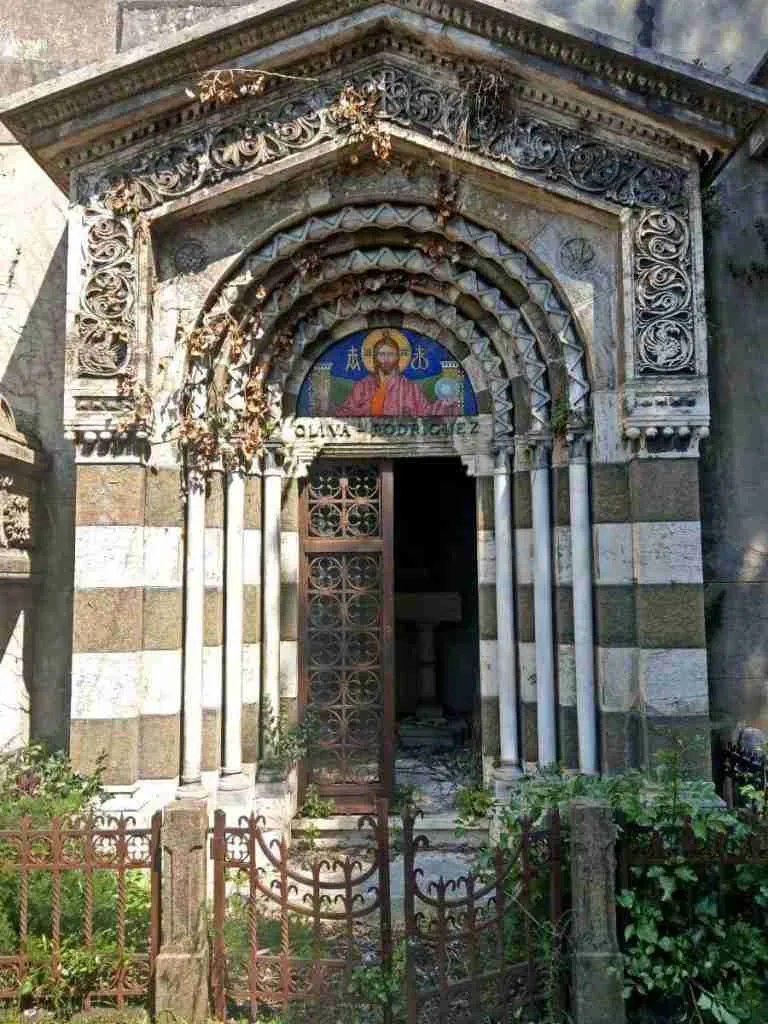 staglieno monumental cemetery genoa chapel