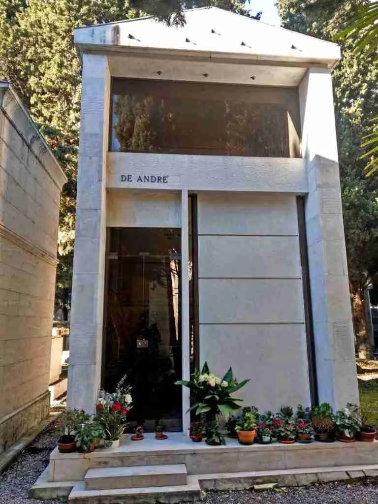 de andrè tomb staglieno cemetery genoa