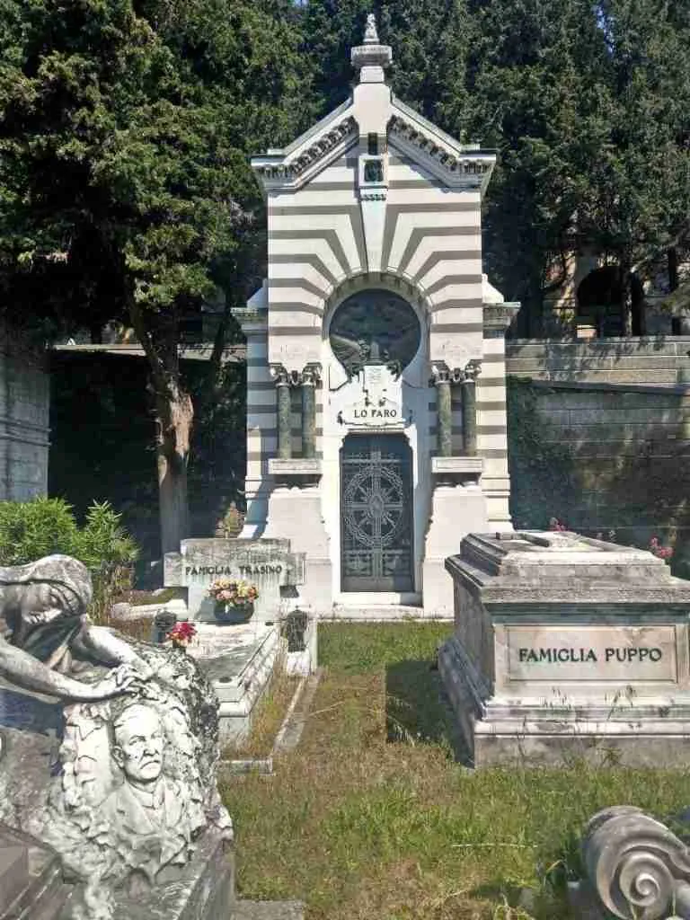 staglieno cemetery genoa chapel